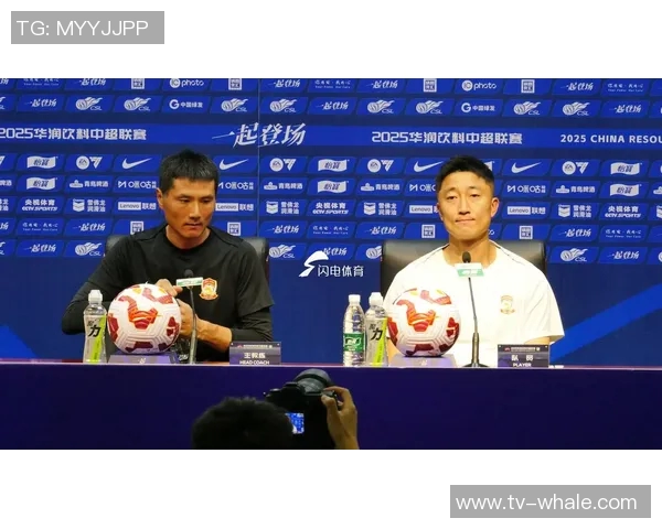 邵佳一发布会记者人数仅五十人左右两度口误将伊万称为杜伊引发关注